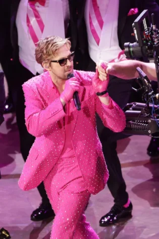 Ryan Gosling Oscars Pink Suit