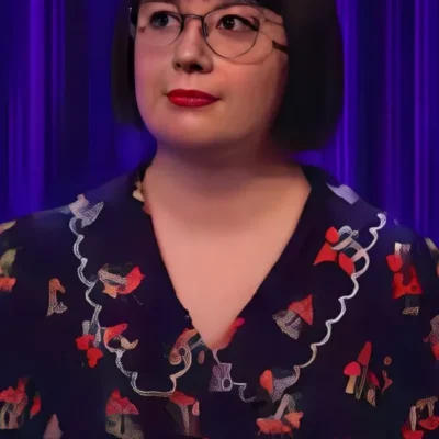 Jeopardy UK S02 Mushroom Print Scalloped Collar Blouse