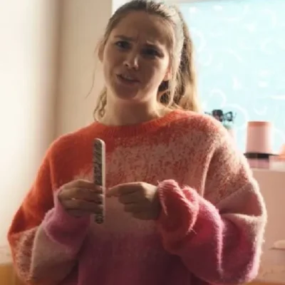 Such Brave Girls S02 Lizzie Davidson Gradient Color Sweater