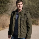 NCIS Origins S02 Austin Stowell Green Jacket